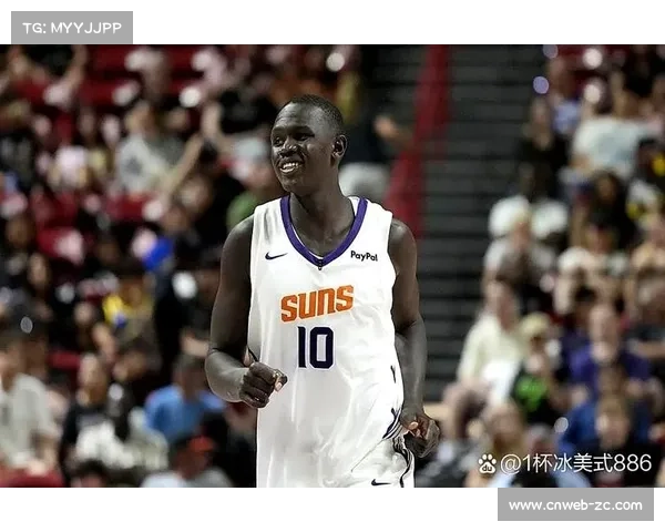 前5000名到场太阳球迷获赠定制版马卢阿奇传承球衣